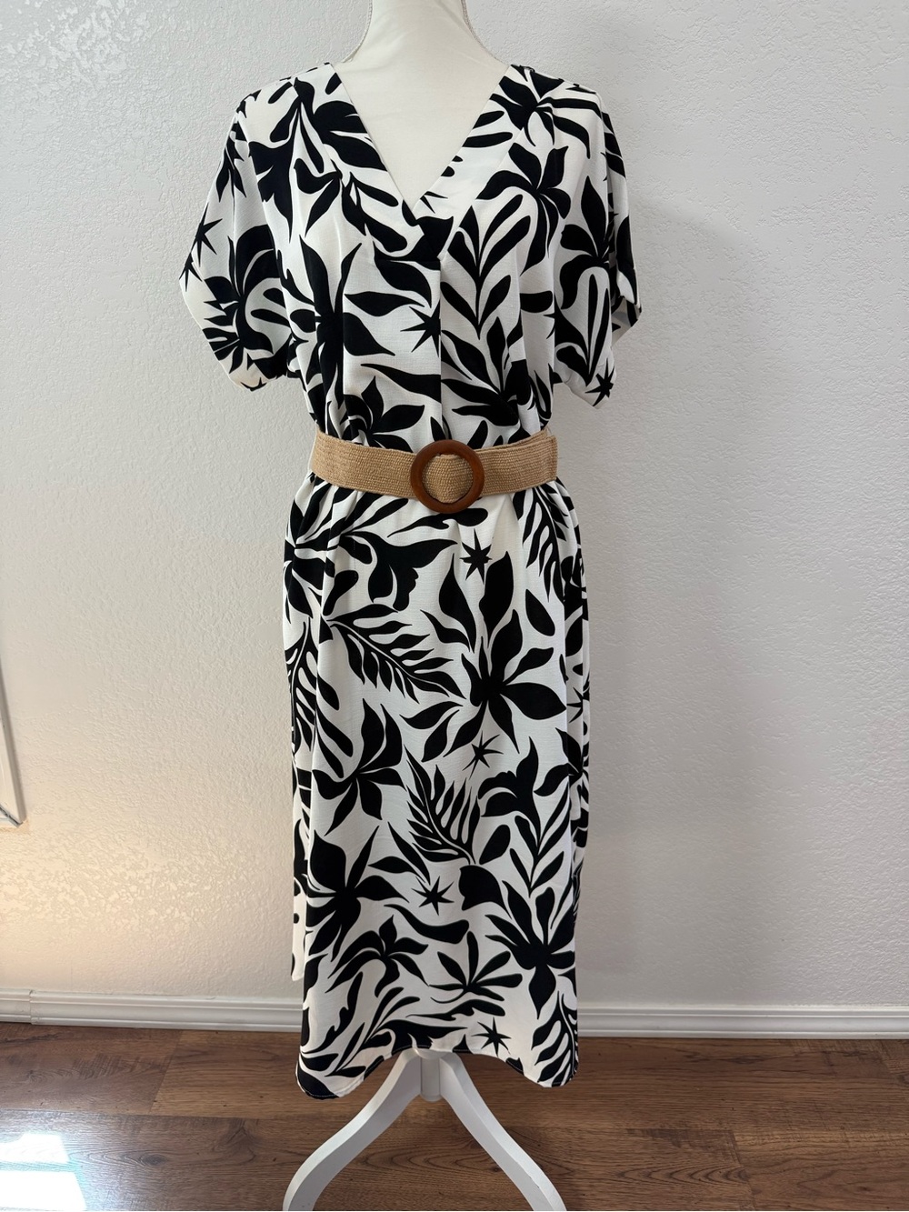 FRED DAVID Black & White Floral v-Neck Belted Midi Shift Dress Size L
